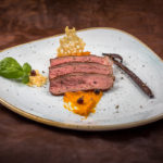 Entrecôte auf Vanille-Honig-Kürbispüree - Angerichtet
