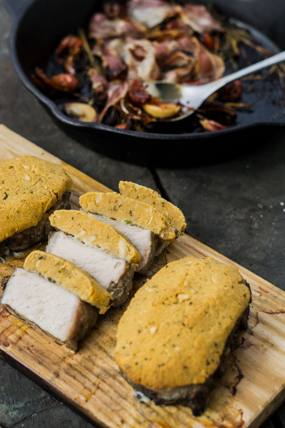 Schweinerücken mit Parmesankruste - Angerichtet