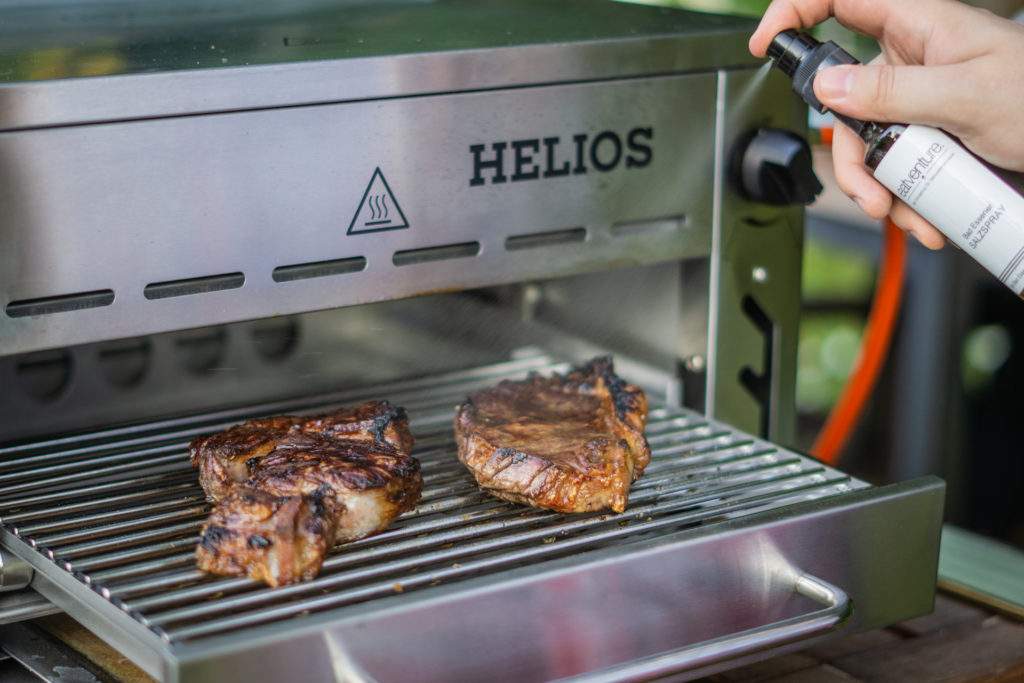 Meateor Helios steak aufgelegt