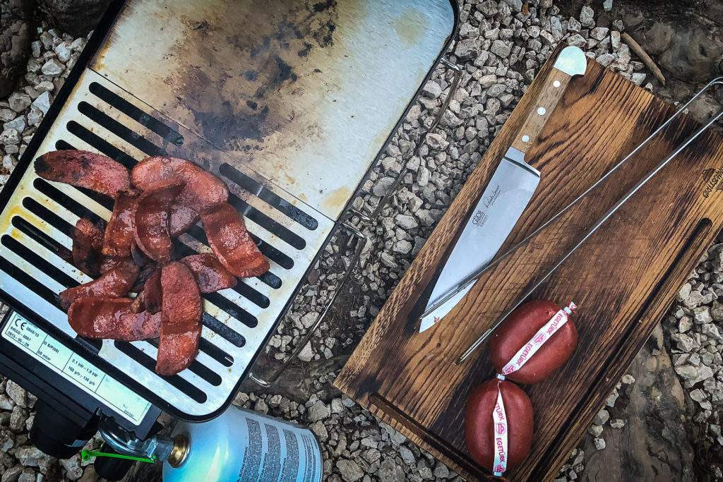 Unterwegs grillen. Weber Grillrost.com - Cover